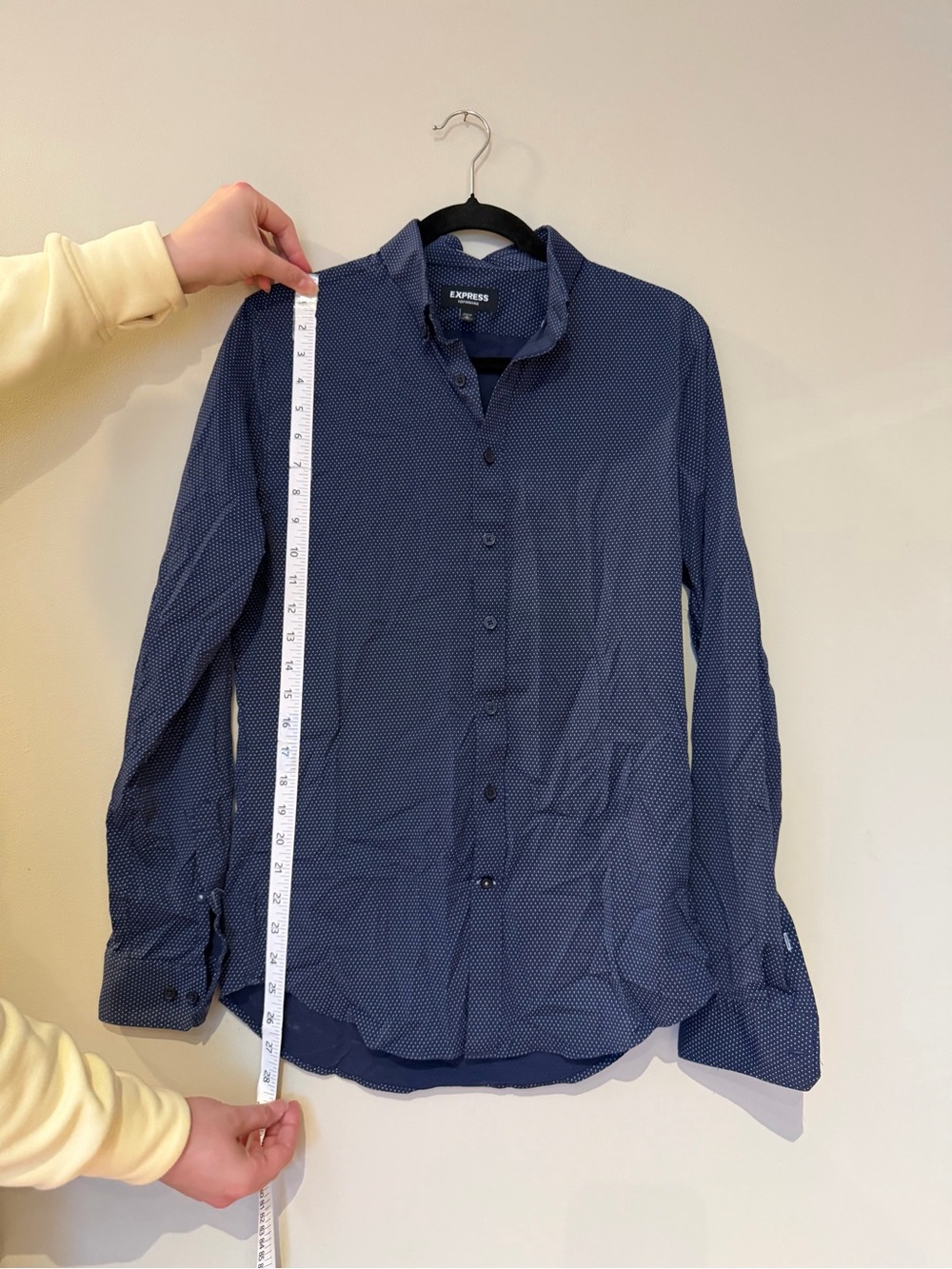 Express Performance Extra Slim Button Down Top - Picture 3 of 6